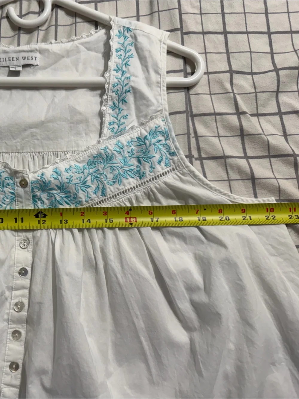 Eileen West White cotton nightgown Blue Embroidered Trim floral large